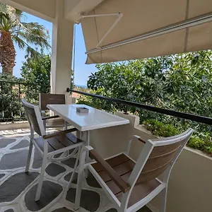 κάντε κράτηση εδώ